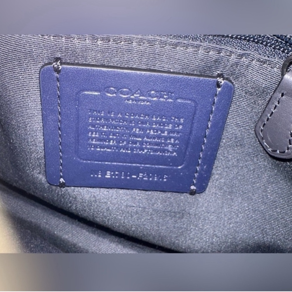 Coach Crossbody Bag with New York Patch - Picture 8 of 11